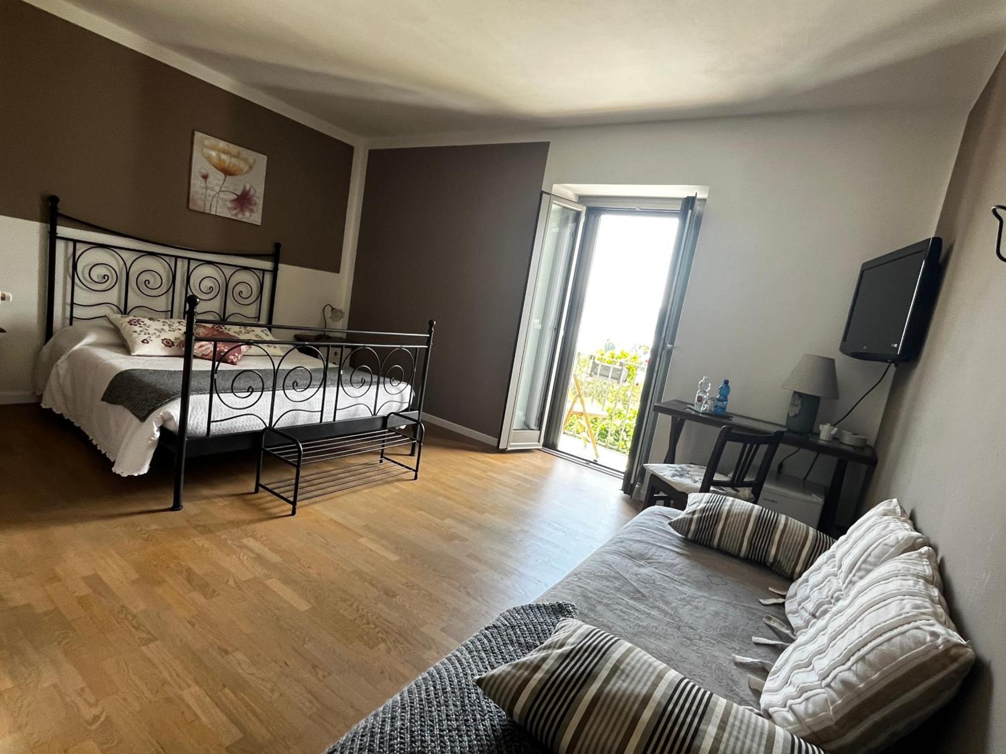 B&B La Lanterna Verbania Buitenkant foto